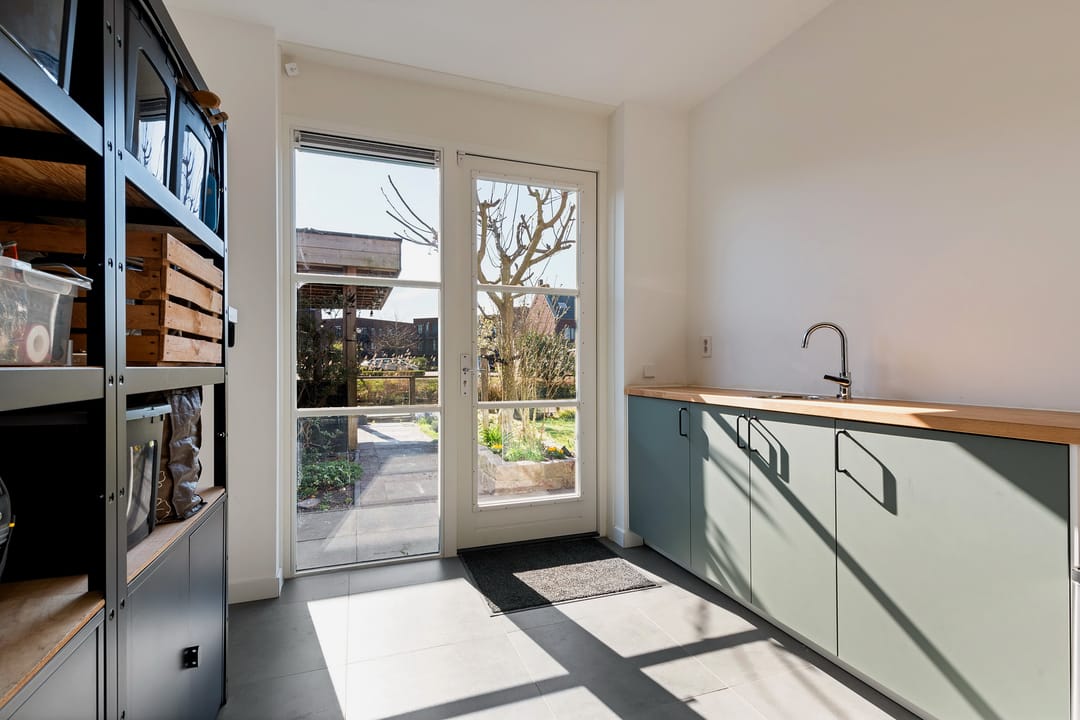 Photo 17 of Leonard Springerstraat 22