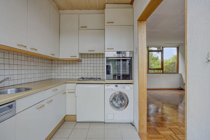 Photo 10 of Graaf Dirkstraat 21