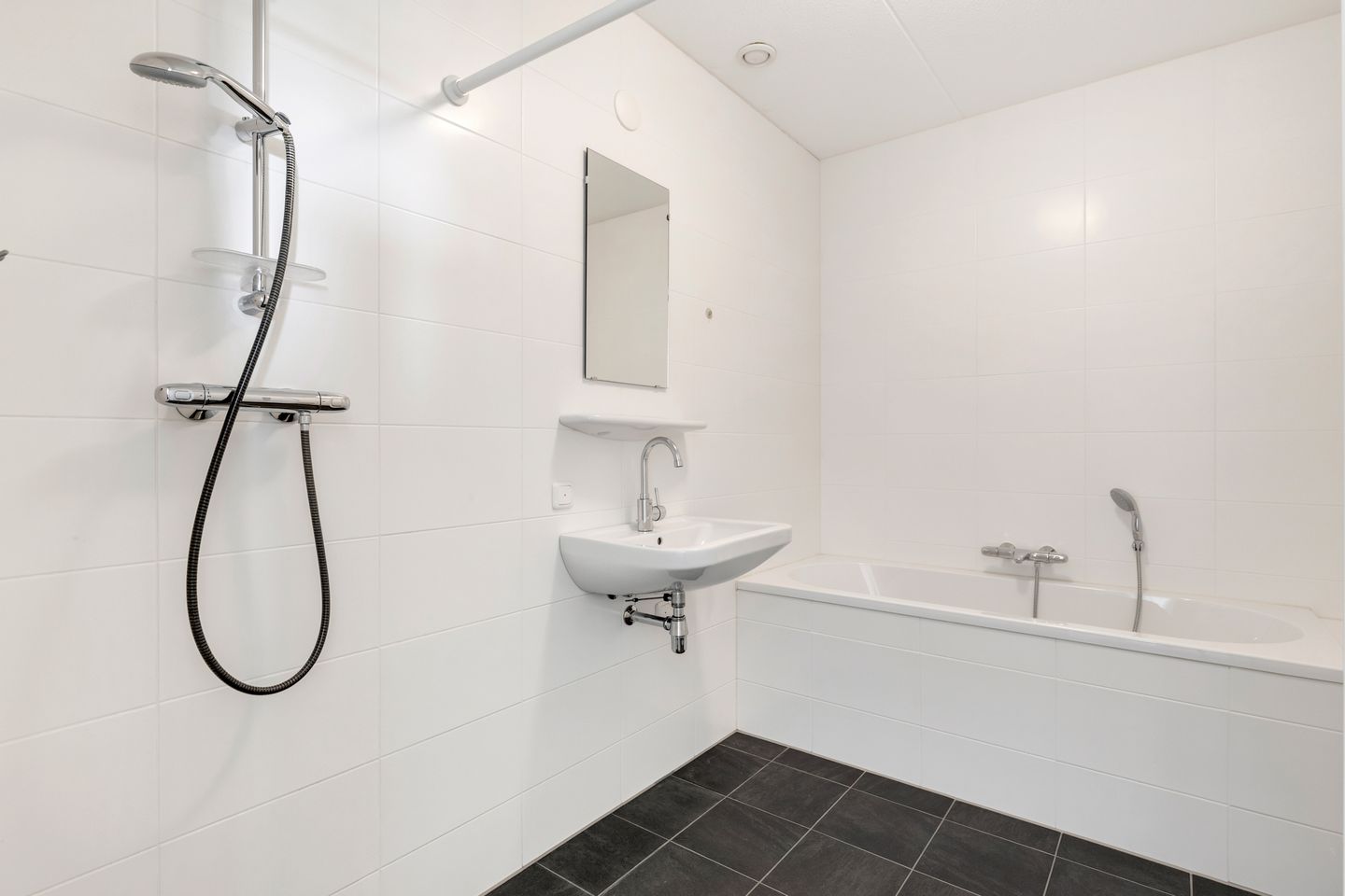 Photo 19 of Oranjelaan 13-A