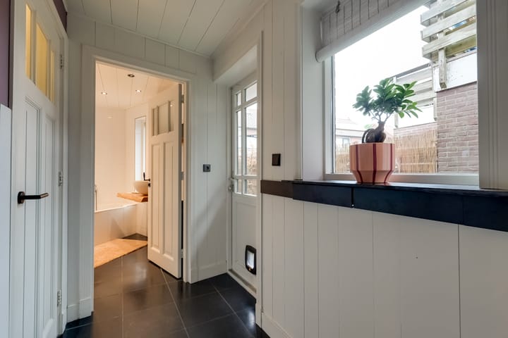 Photo 15 of Kanaalstraat 53