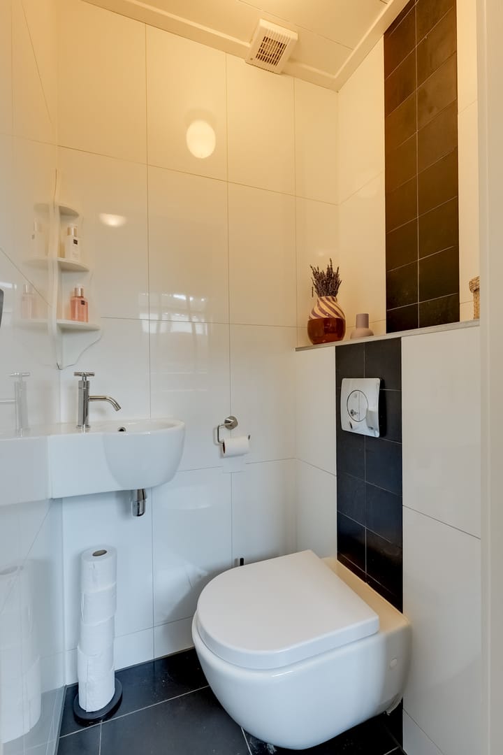 Photo 16 of Kanaalstraat 53