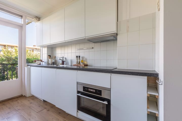 Photo 13 of Witte de Withstraat 140-2