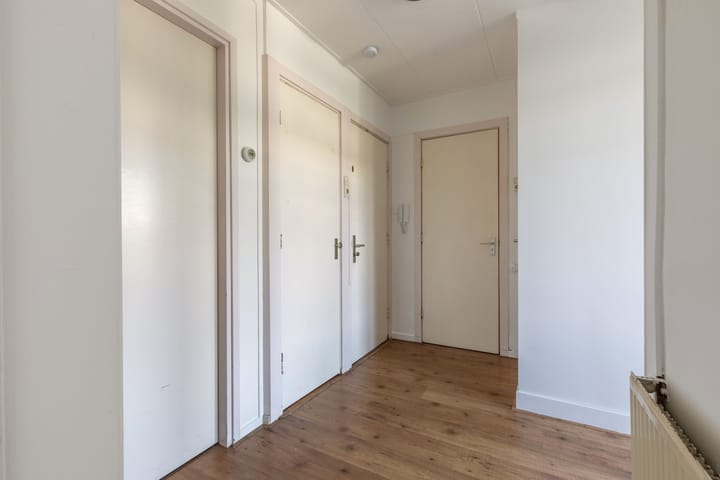 Photo 32 of Witte de Withstraat 140-2