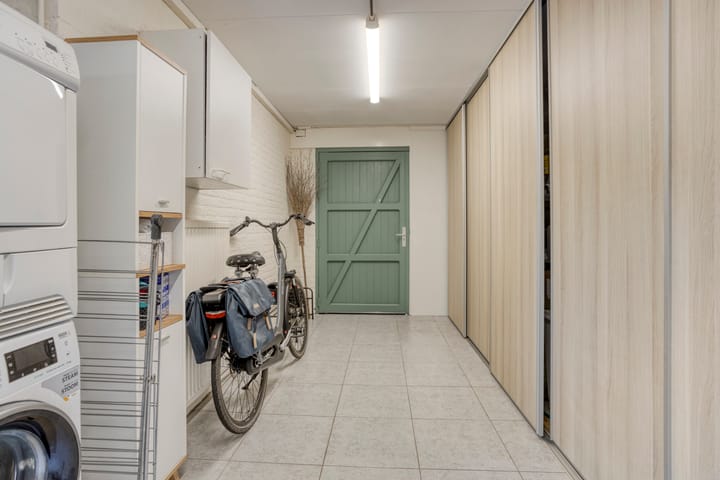 Photo 33 of Hageldor 17