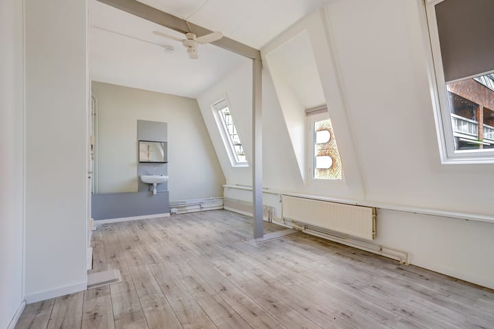 Foto 30 van de Ruyterstraat 207