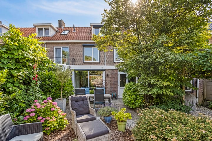 Foto 23 van Heggenroosstraat 2-C