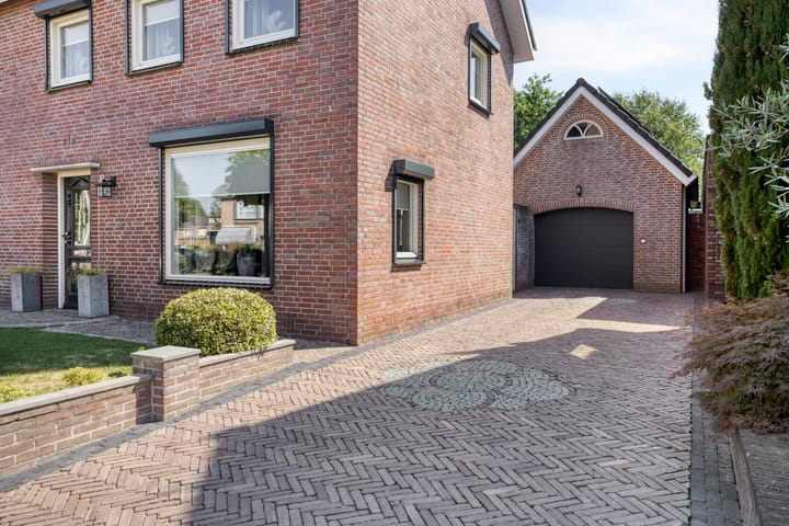 Foto 2 van Korenbloemstraat 8