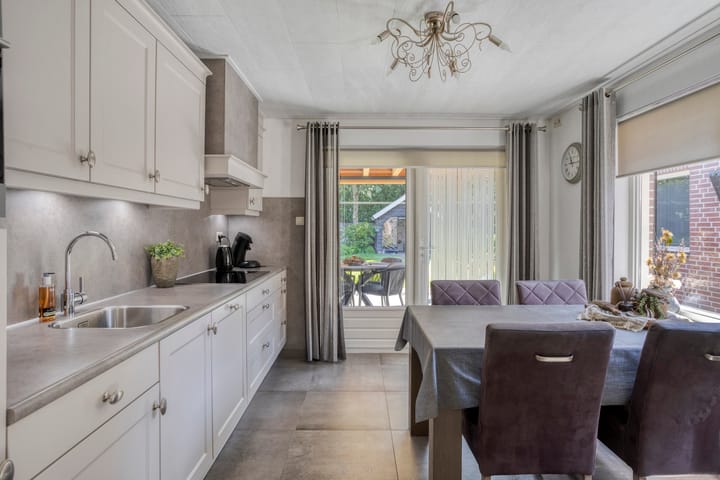 Foto 12 van Korenbloemstraat 8