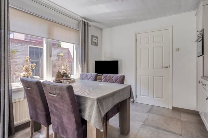 Foto 14 van Korenbloemstraat 8