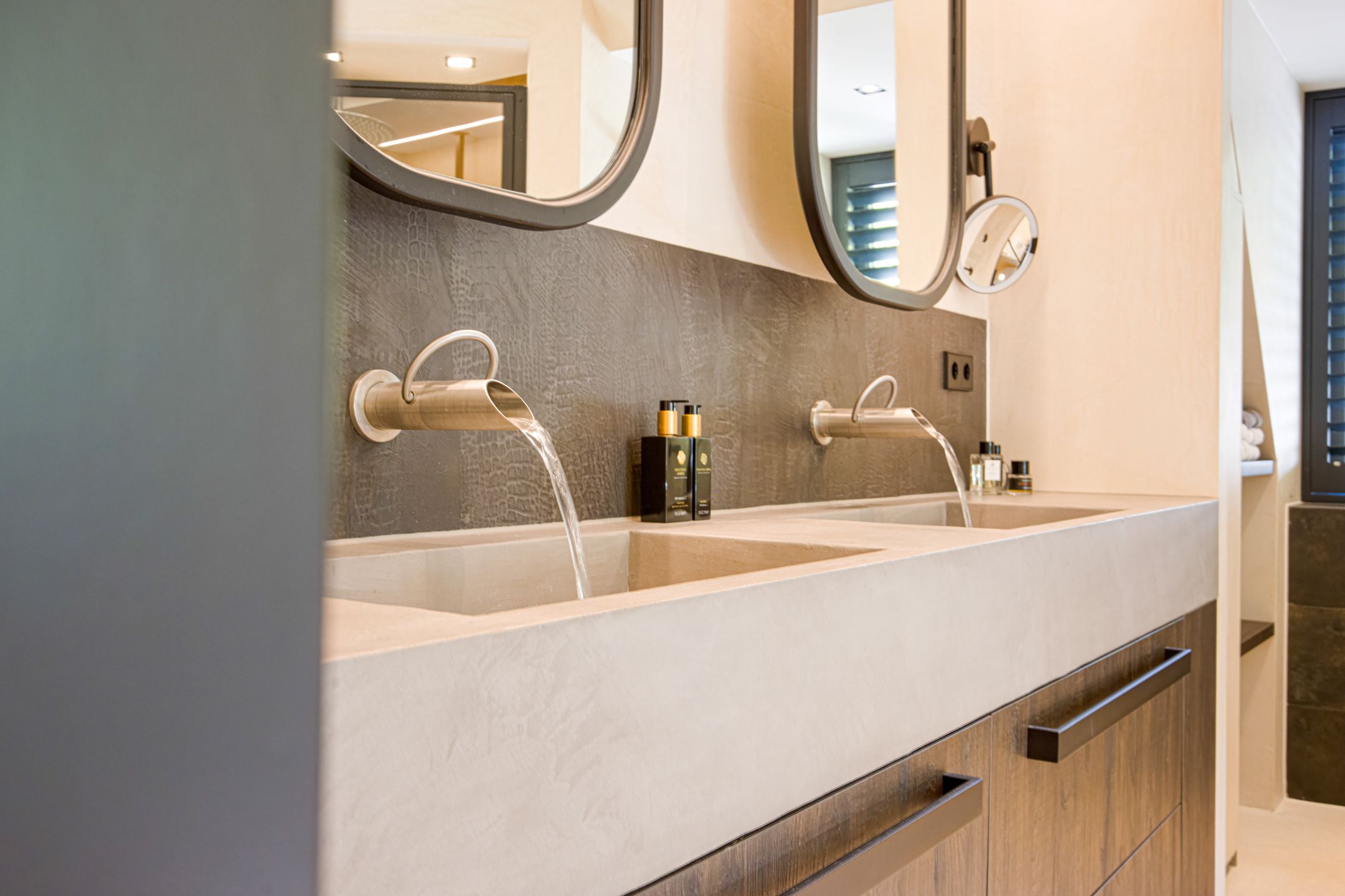 Photo 33 of Anton Mauvelaan 1