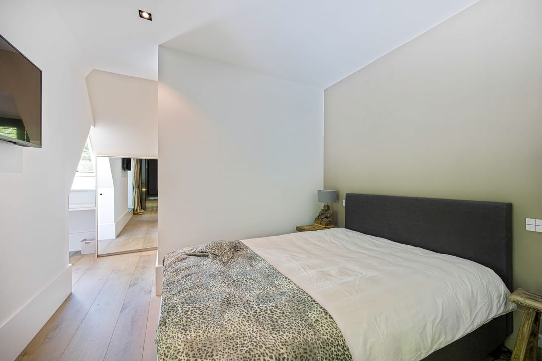 Photo 37 of Anton Mauvelaan 1