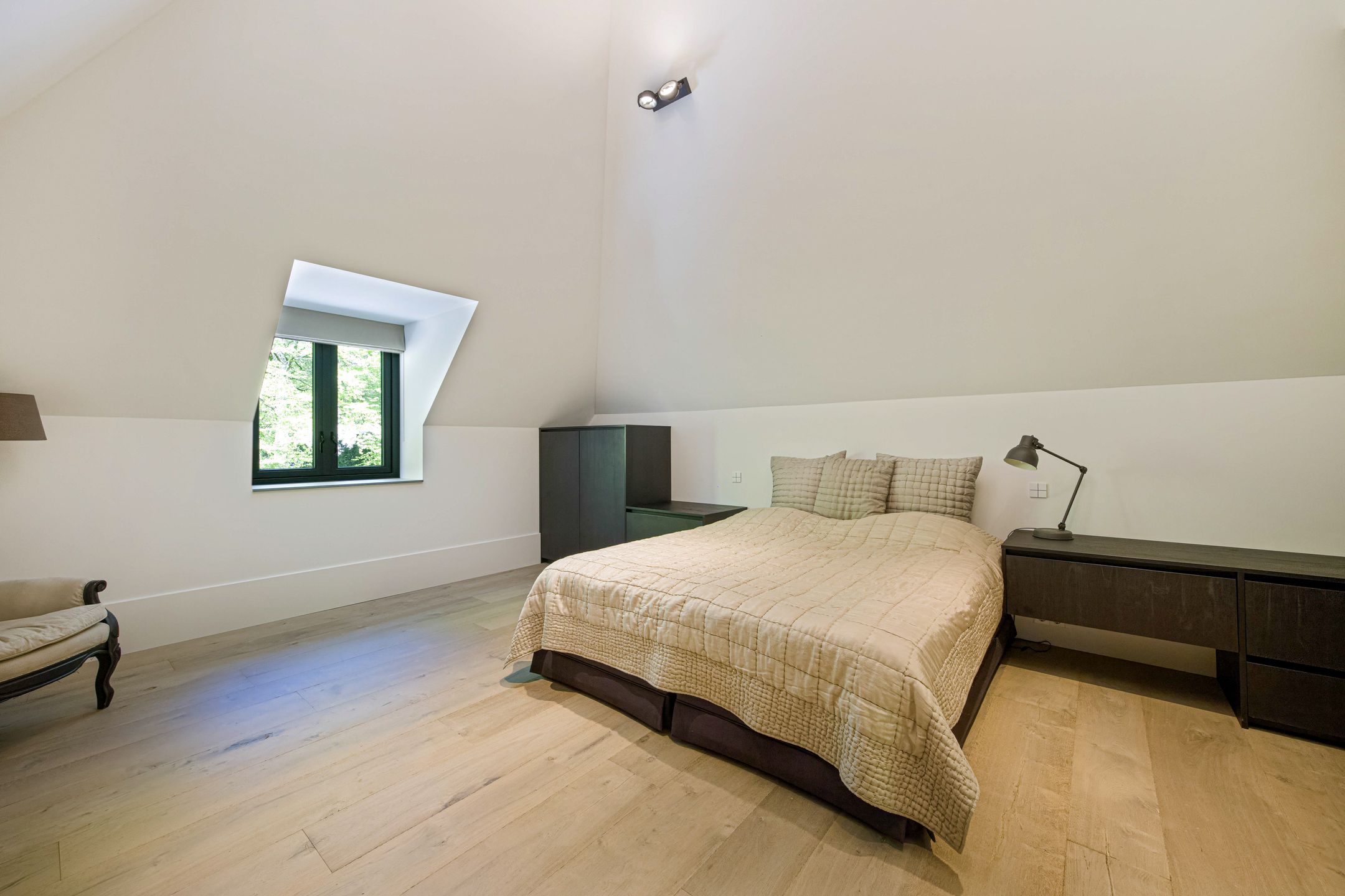 Photo 39 of Anton Mauvelaan 1