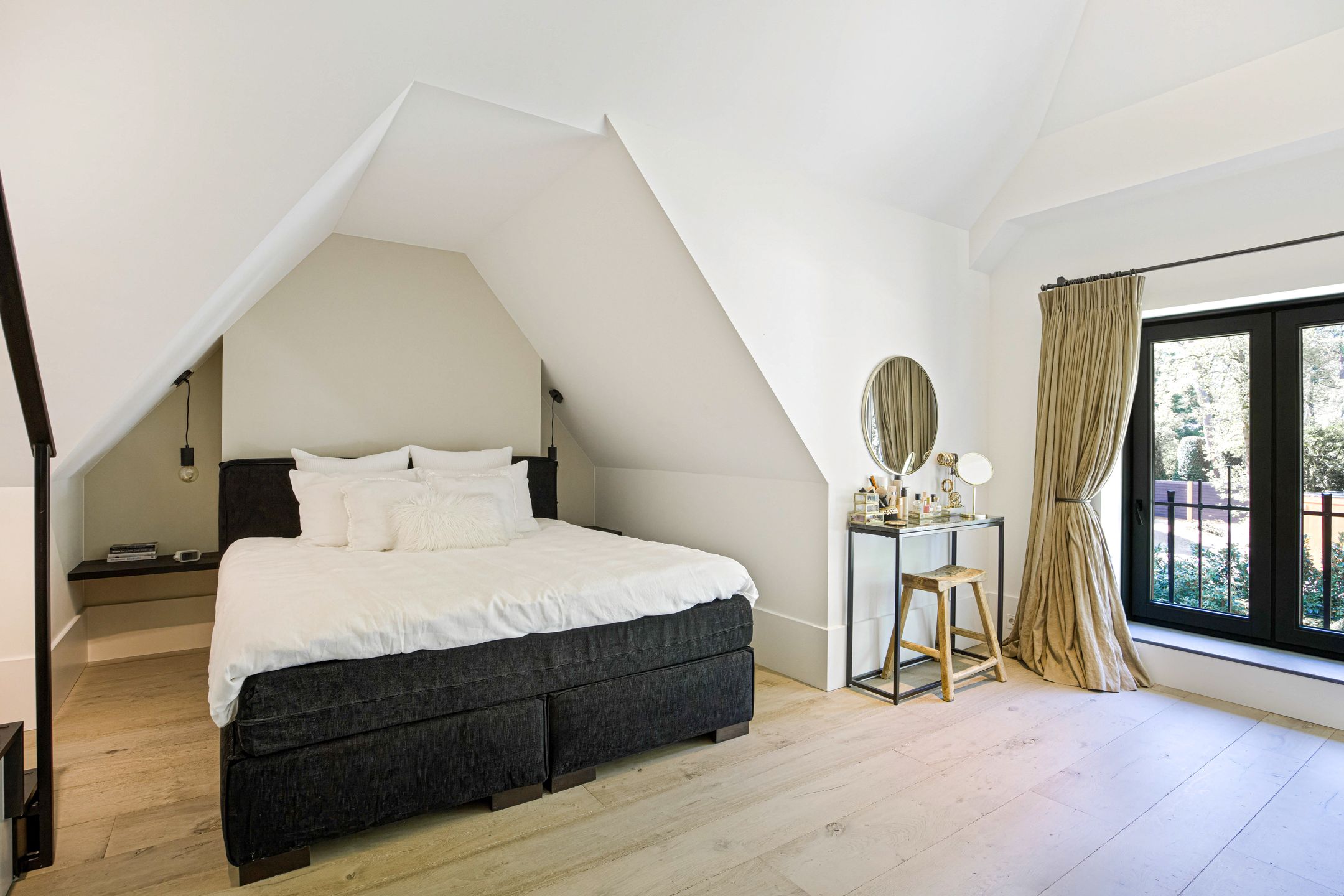 Photo 42 of Anton Mauvelaan 1