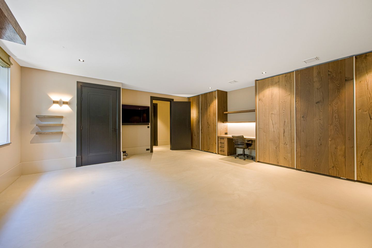 Photo 50 of Anton Mauvelaan 1