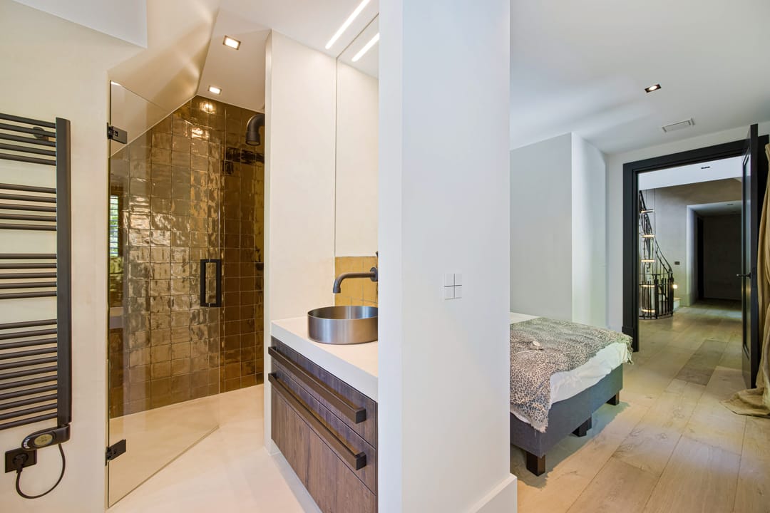 Photo 38 of Anton Mauvelaan 1