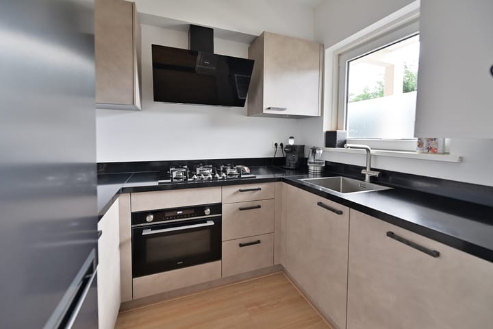 Photo 6 of C. Evertsenstraat 111