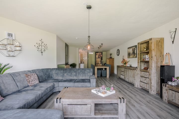 Foto 11 van James Stewartstraat 62