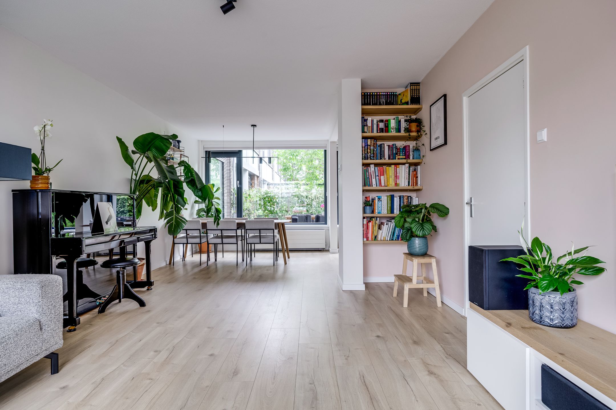 Foto 12 van Monnetlaan 4