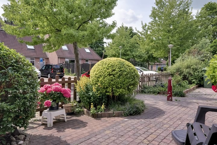 Foto 2 van Weegbree 99