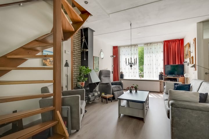 Foto 3 van Weegbree 99