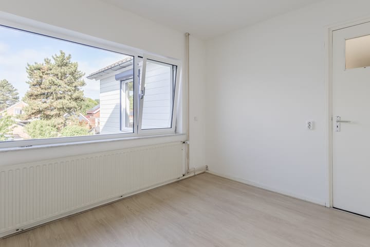 Photo 18 of Grotestraat 35-A