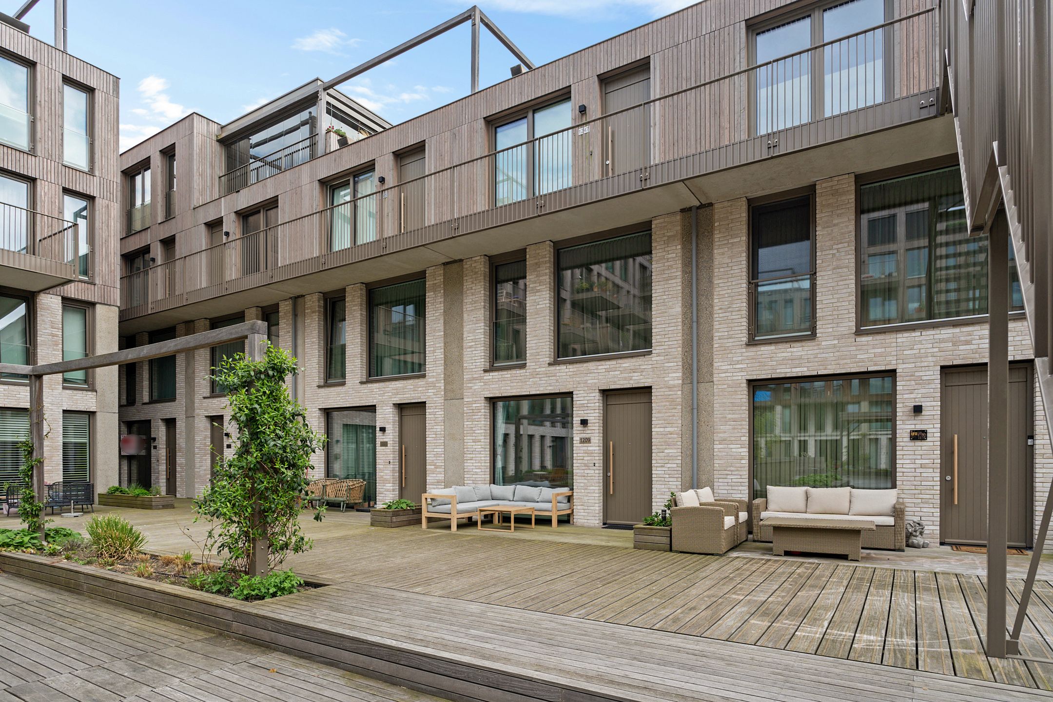 Foto 12 van Leyweg 1209