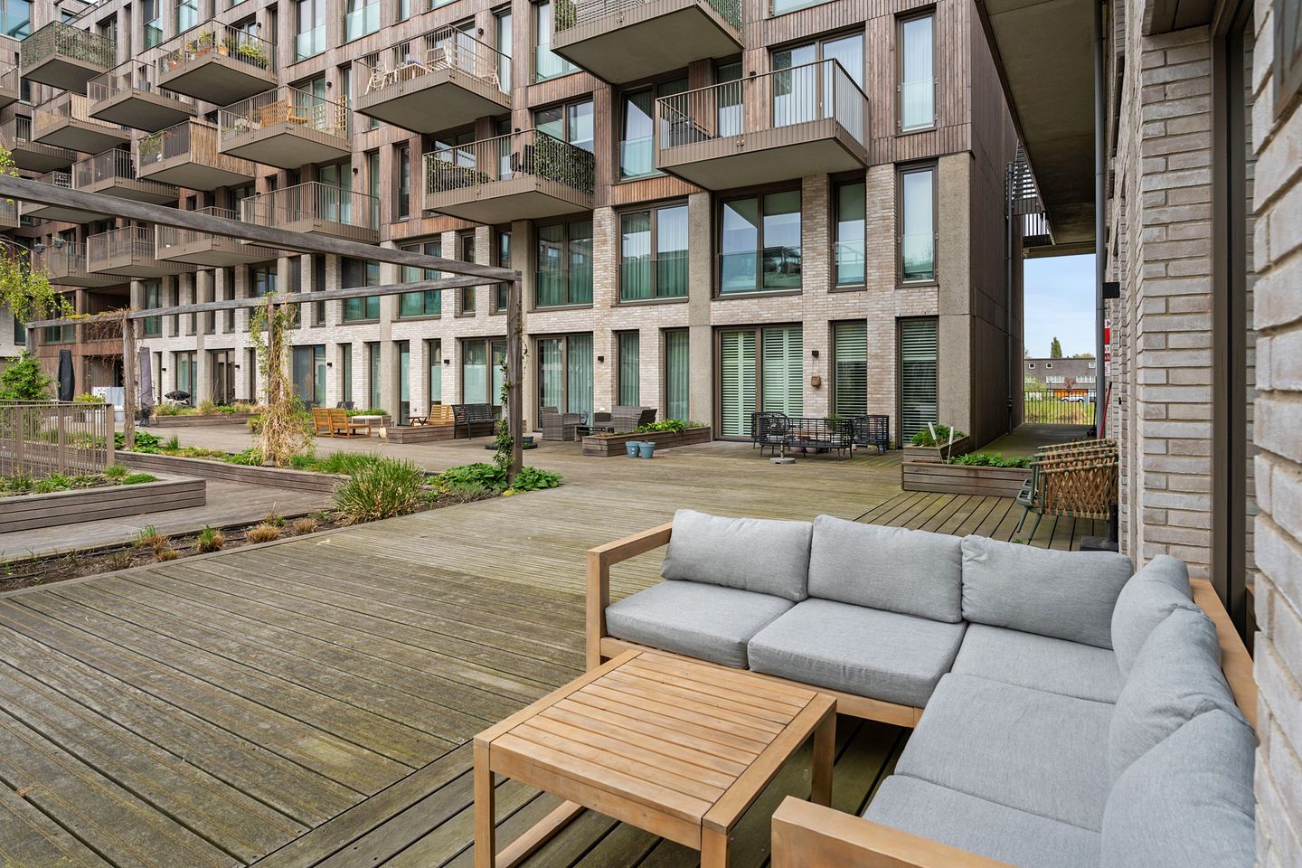 Foto 14 van Leyweg 1209