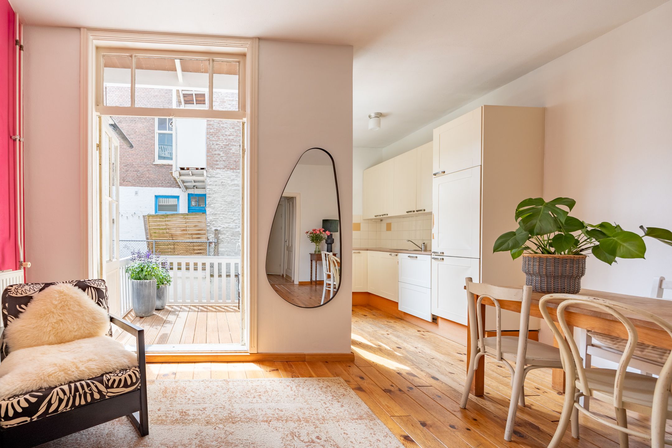 Photo 3 of Eerste Nassaustraat 25-1