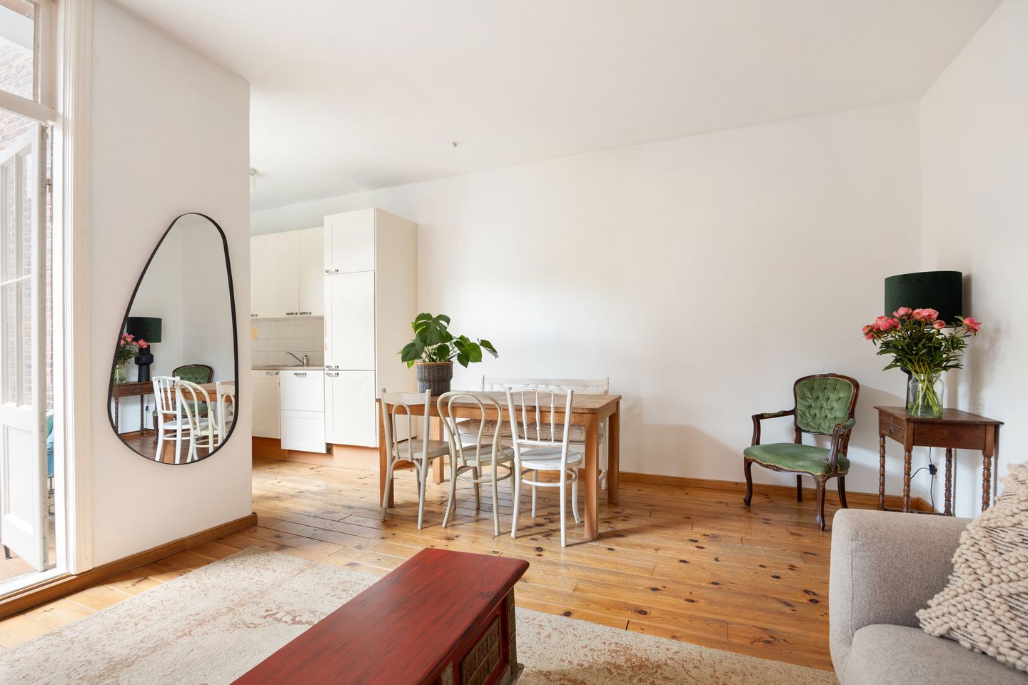 Photo 4 of Eerste Nassaustraat 25-1