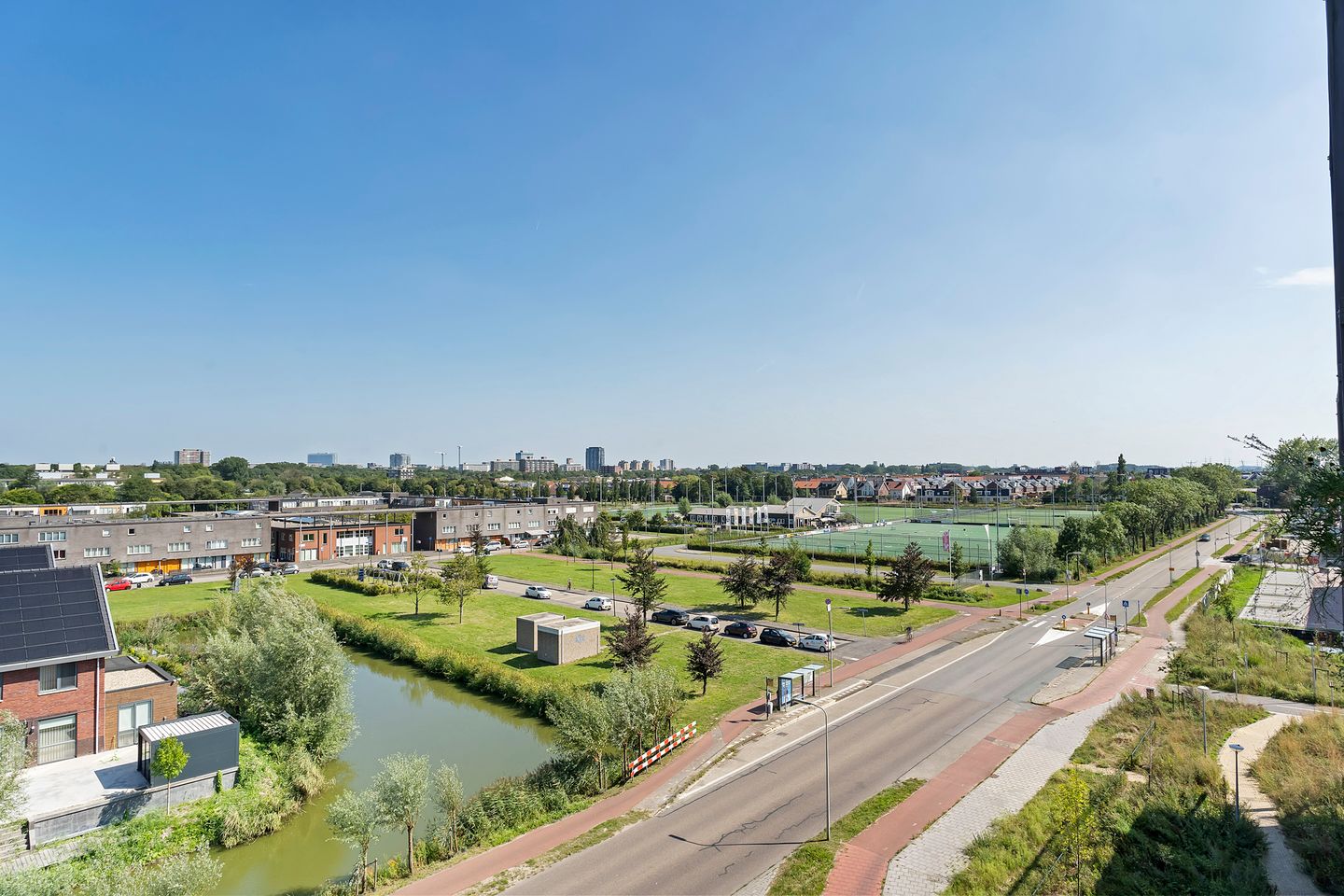 Foto 64 van Leyweg 1209