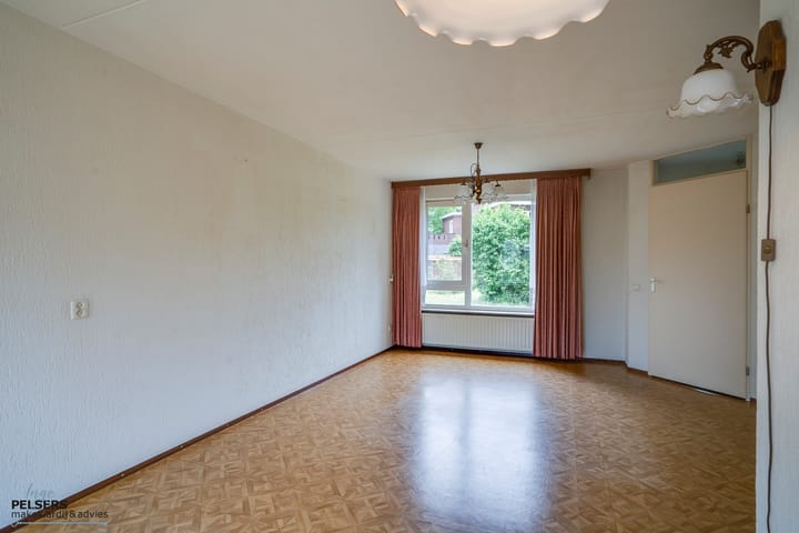 Foto 11 van Rijksweg 27-G