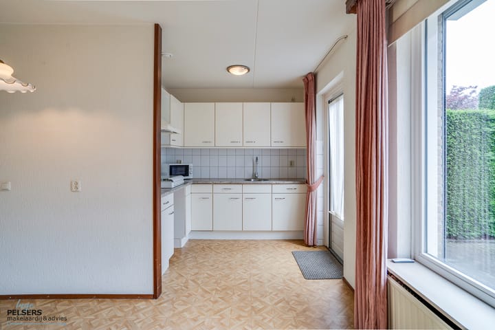 Foto 12 van Rijksweg 27-G