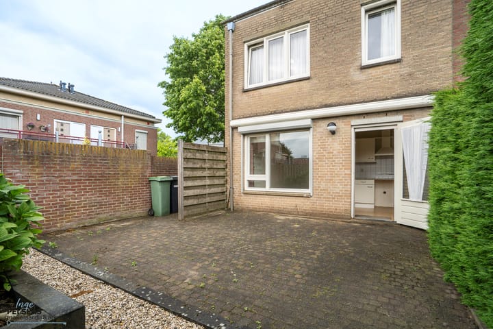 Foto 18 van Rijksweg 27-G