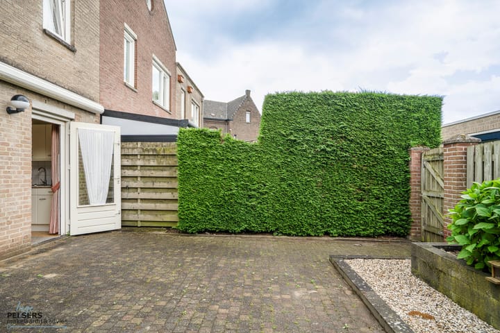 Foto 21 van Rijksweg 27-G