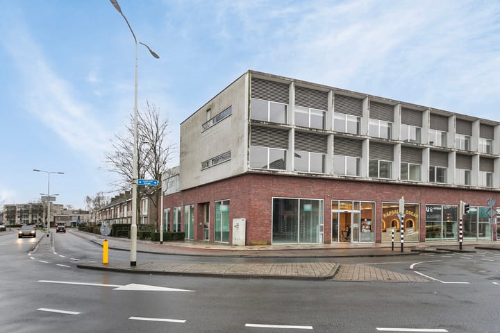 Laan van Limburg 1, Roosendaal
