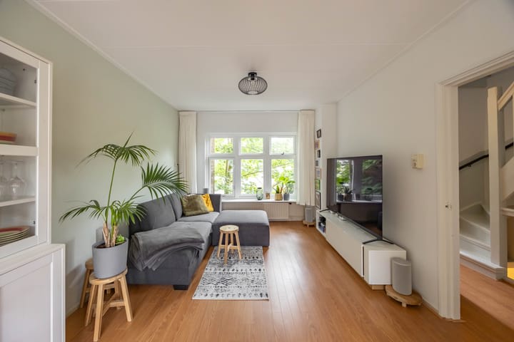 Photo 8 of Koninginnelaan 76-A