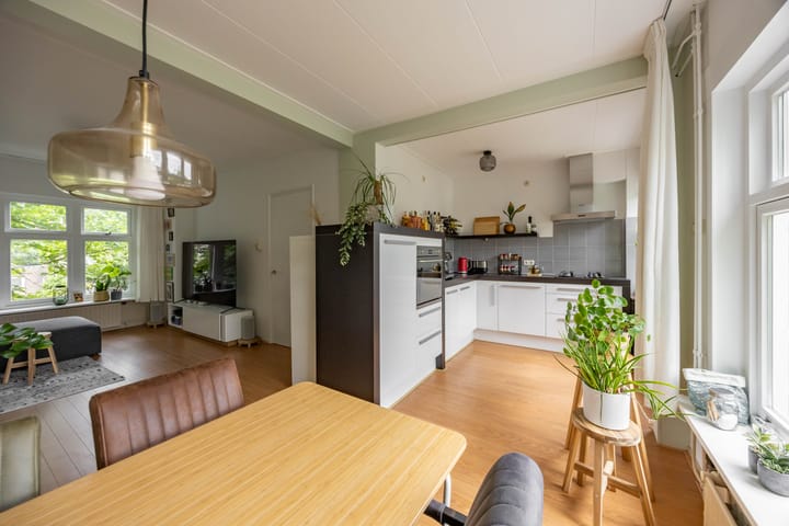 Photo 13 of Koninginnelaan 76-A