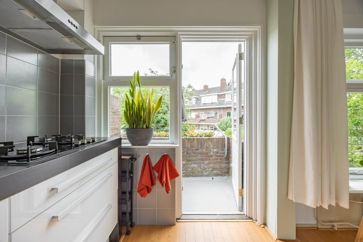 Photo 14 of Koninginnelaan 76-A