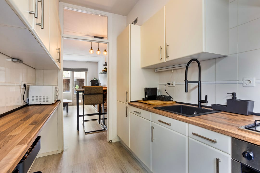 Photo 7 of Schoutstraat 79