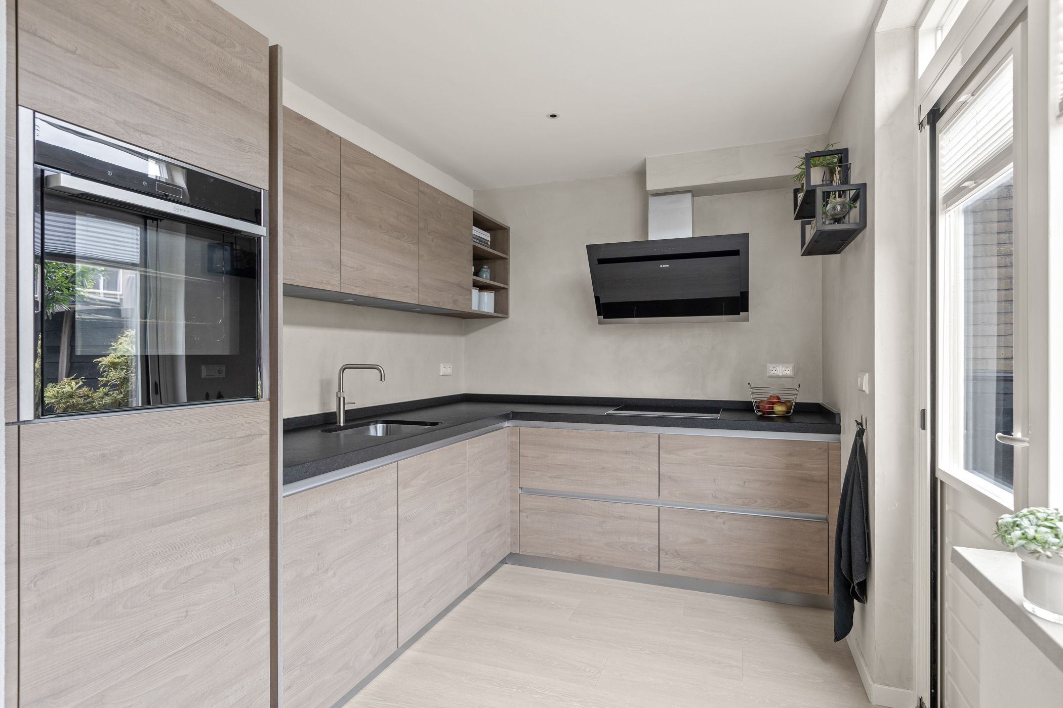 Photo 3 of Koning Nobelpad 42