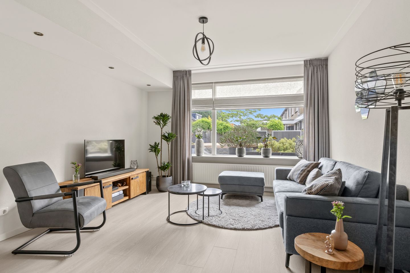 Photo 10 of Koning Nobelpad 42