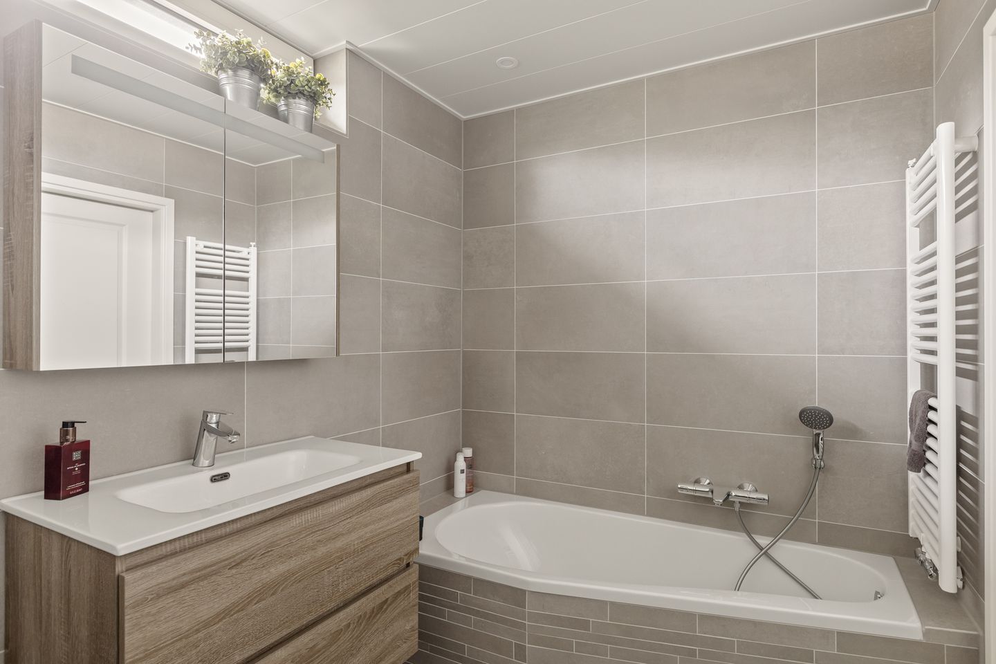 Photo 44 of Koning Nobelpad 42