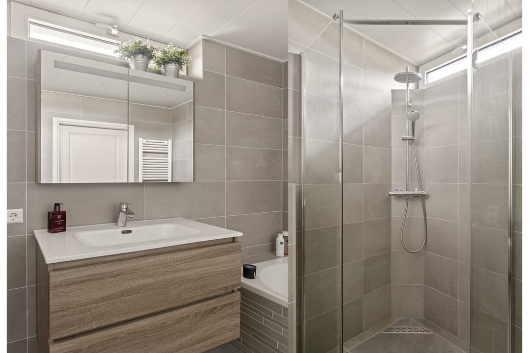 Photo 47 of Koning Nobelpad 42