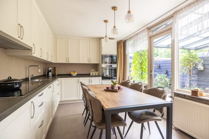 Foto 2 van Roerstraat 12