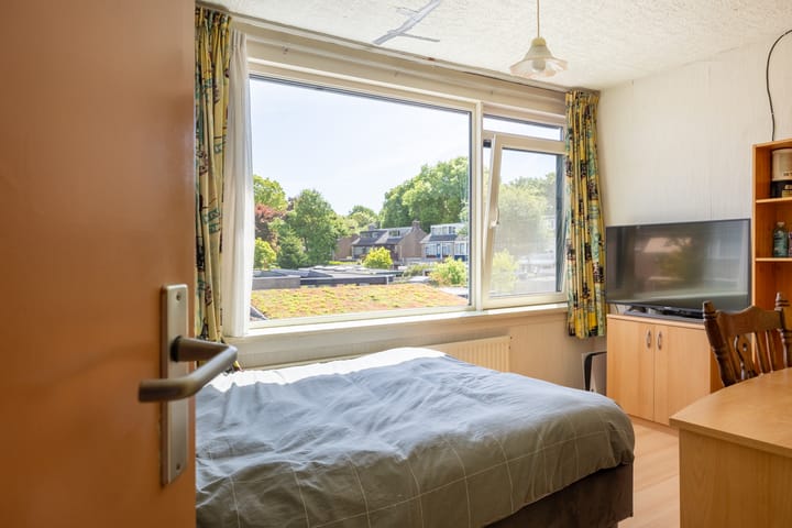 Foto 26 van Roerstraat 12