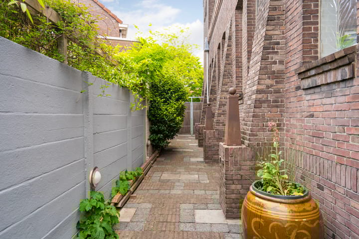 Foto 28 van Molenbochtplein 33