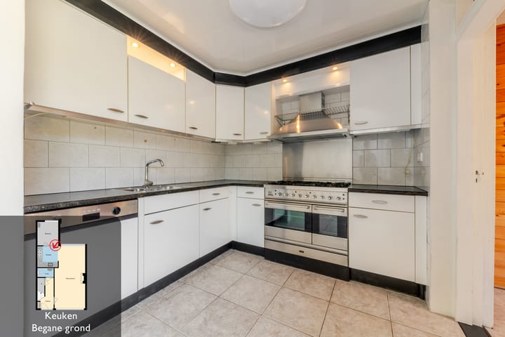 Foto 13 van v Leijdenstraat 16