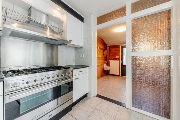 Foto 14 van v Leijdenstraat 16