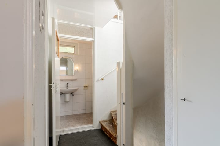 Foto 28 van v Leijdenstraat 16