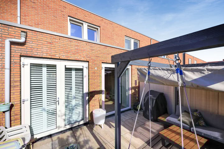 Photo 32 of Narvastraat 19